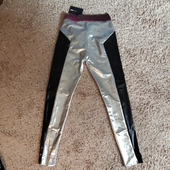 Leggings / new with tags - Picture 2 of 2